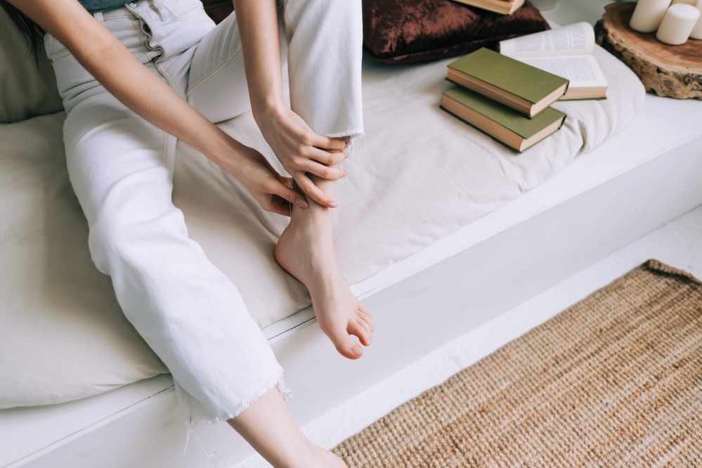 How to massage feet: 12 techniques for relaxation and pain relief